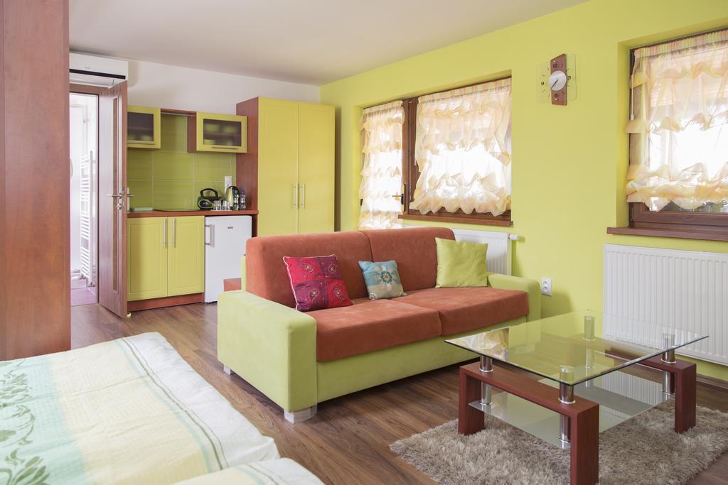 Rekreacny Dom Sisi Hotel Podhajska Bagian luar foto